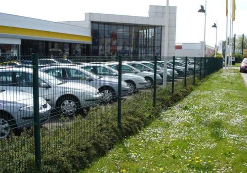 Ограждение парковки парковки автосалонов в Белебее